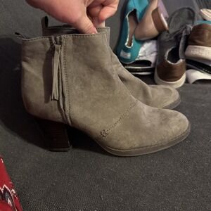 Size 9 Faux -Suede Block-Heel Booties for Women Old Navy Gray